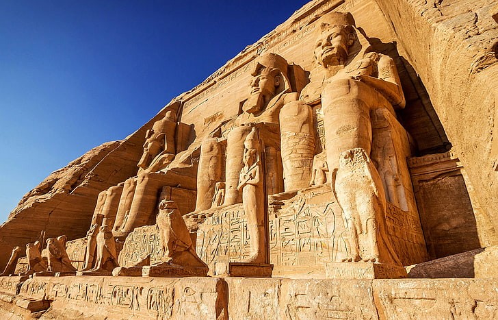 Tour privato di Abu Simbel da Assuan